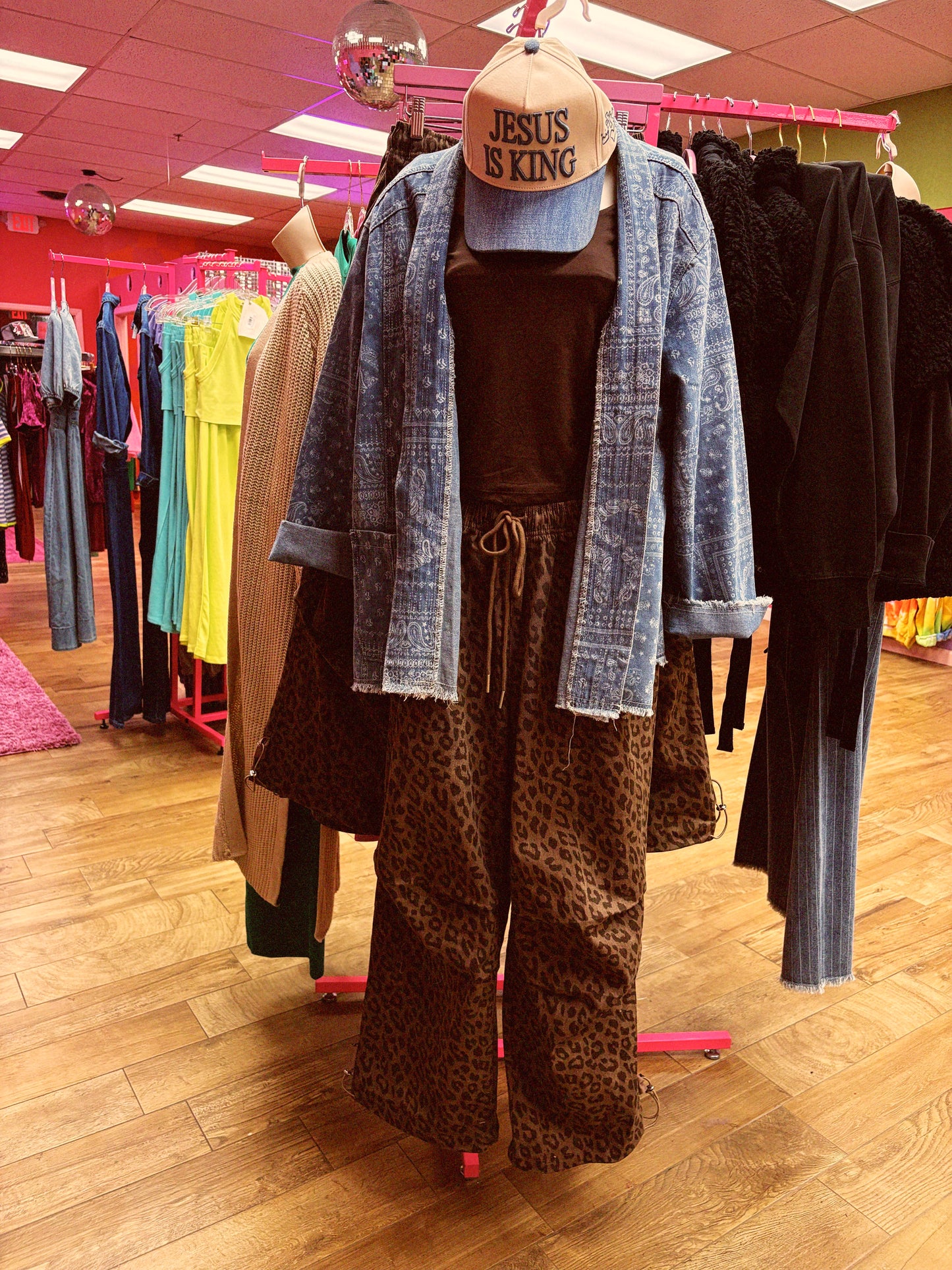 parachute leopard pant