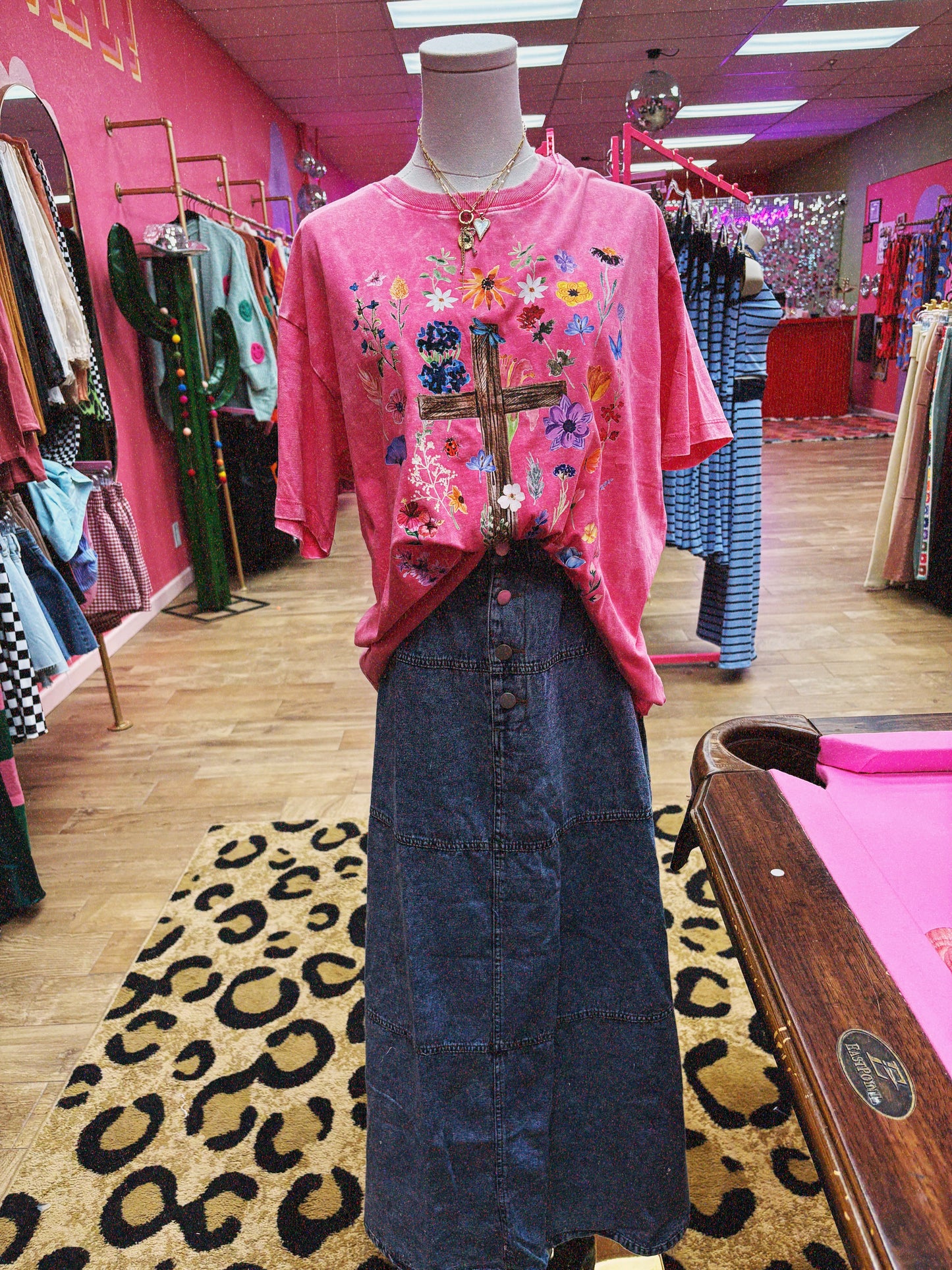 loved beyond pink tee