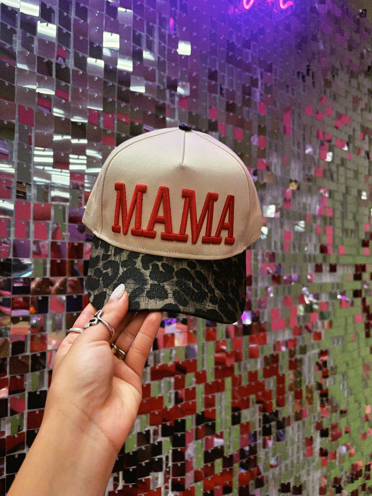 MAMA LEOPARD TRUCKER