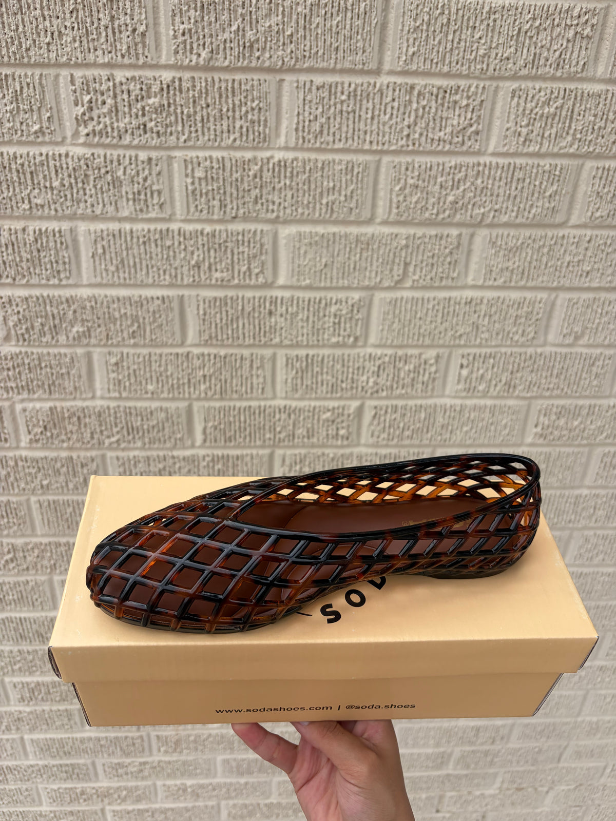 jelly shoes tortoise